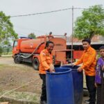 Perdana, BPBD Kabupaten Bekasi Distribusikan 10 Ribu Liter Air Bersih untuk Warga Serang Baru